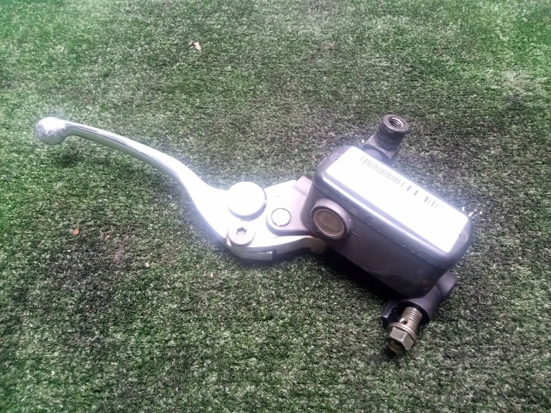 Recambio de bomba freno para kymco xciting 250/300/500 referencia OEM IAM  DELANTERO.DERECHO 