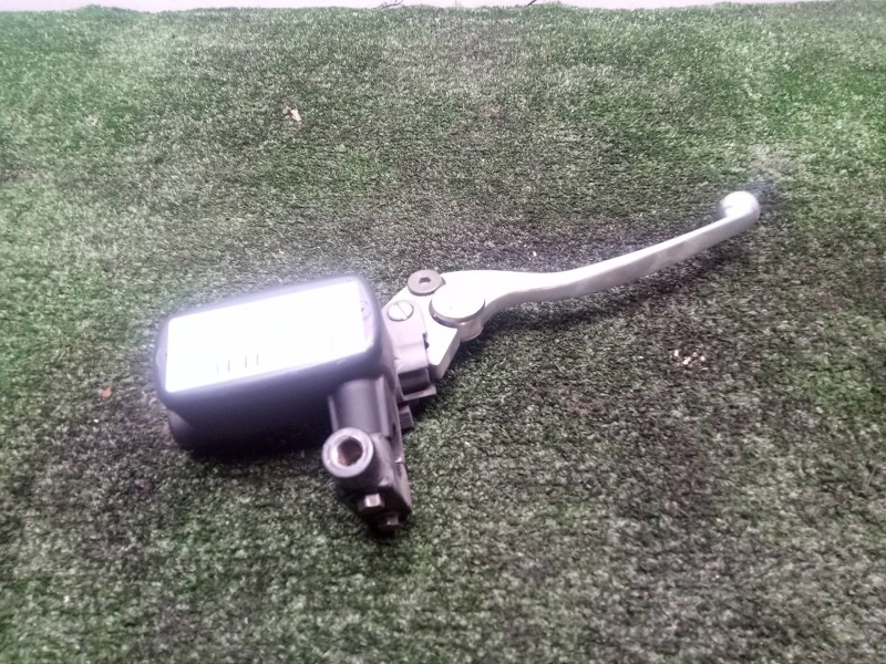 Recambio de bomba freno para kymco xciting 250/300/500 referencia OEM IAM  DELANTERO.DERECHO 