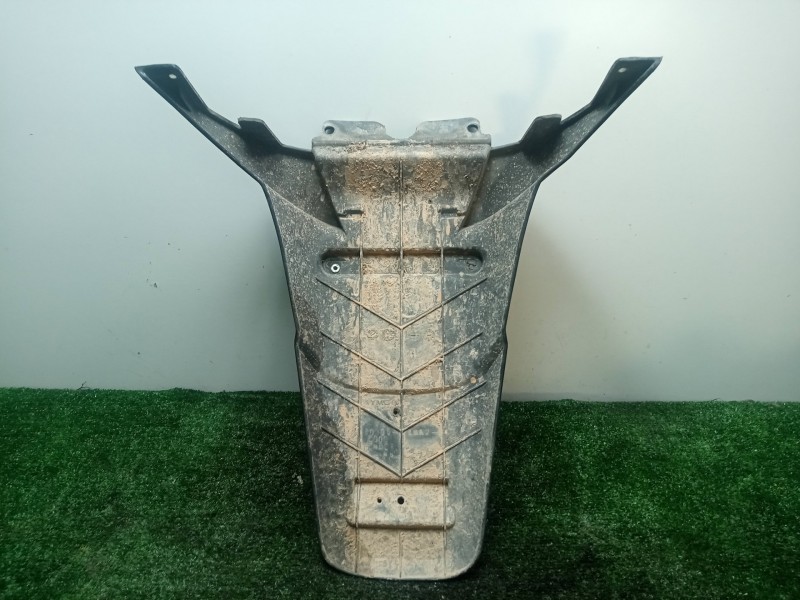 Recambio de guardabarros trasero para kymco xciting 250/300/500 referencia OEM IAM 80105LBA2E000 PORTAMATRICULAS 