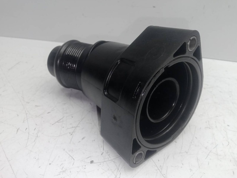 Recambio de tubo para audi a3 sedán(8vs) 2.0 16v tdi referencia OEM IAM 04L131111M  