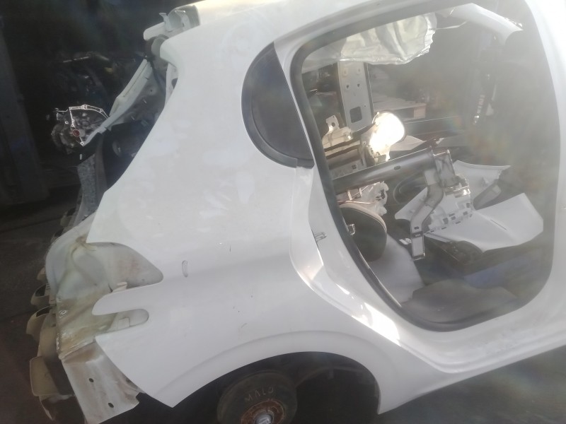 Recambio de aletin trasero derecho para peugeot 208 1.2 12v vti referencia OEM IAM   