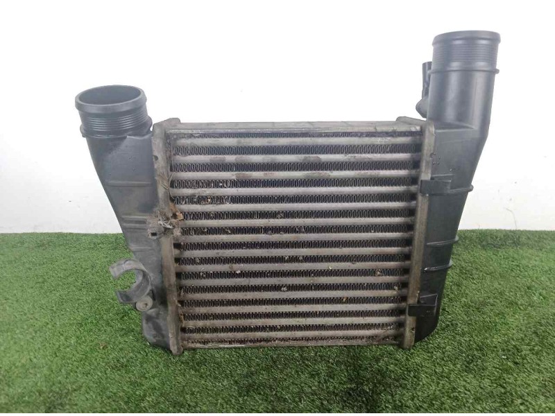Recambio de intercooler para audi a4 berlina (8e) 2.0 tdi referencia OEM IAM 8E0145805AA 220X215X65 ALUMINIO