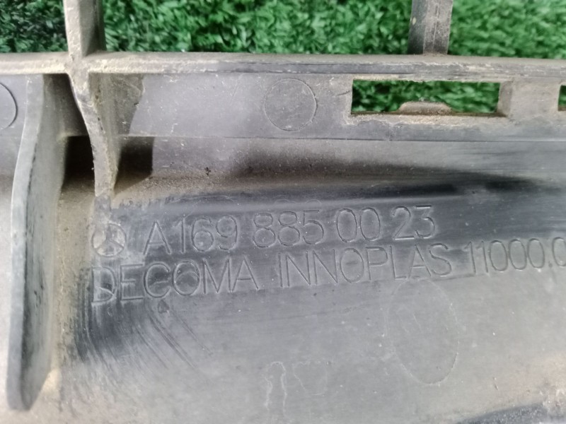 Recambio de rejilla paragolpes central para mercedes-benz clase a (w169) 2.0 cdi cat referencia OEM IAM A1698850023  