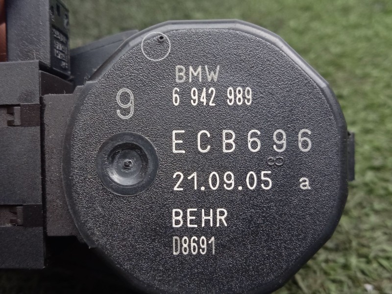 Recambio de motor trampilla calefaccion para bmw 5 touring (e61) 525 d referencia OEM IAM 6942989  