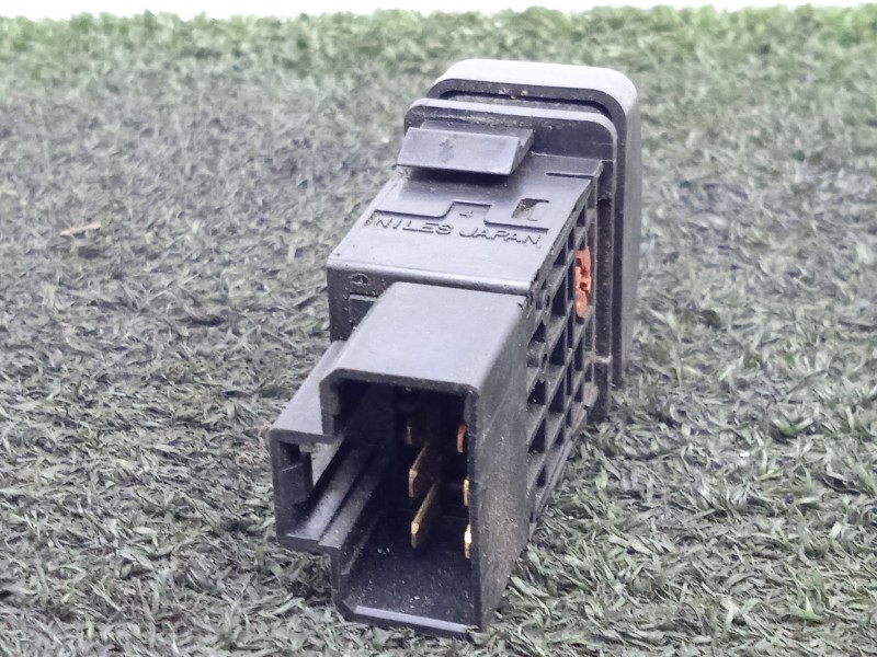 Recambio de warning para isuzu n-series npr / nqr 4.8 referencia OEM IAM SIN REFERENCIA  8.PINES