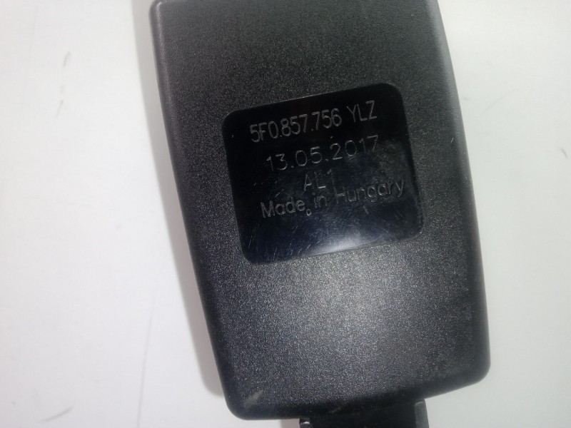 Recambio de enganche cinturon delantero derecho para seat leon st (5f8) 1.6 tdi referencia OEM IAM 5F0857756  
