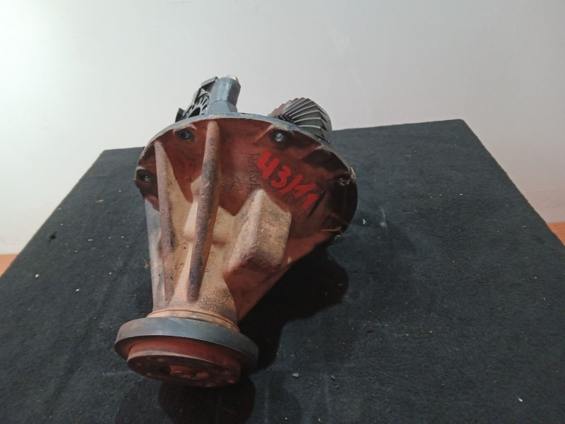 Recambio de diferencial trasero para peugeot 205 berlina 1.4 referencia OEM IAM NO TIENE  