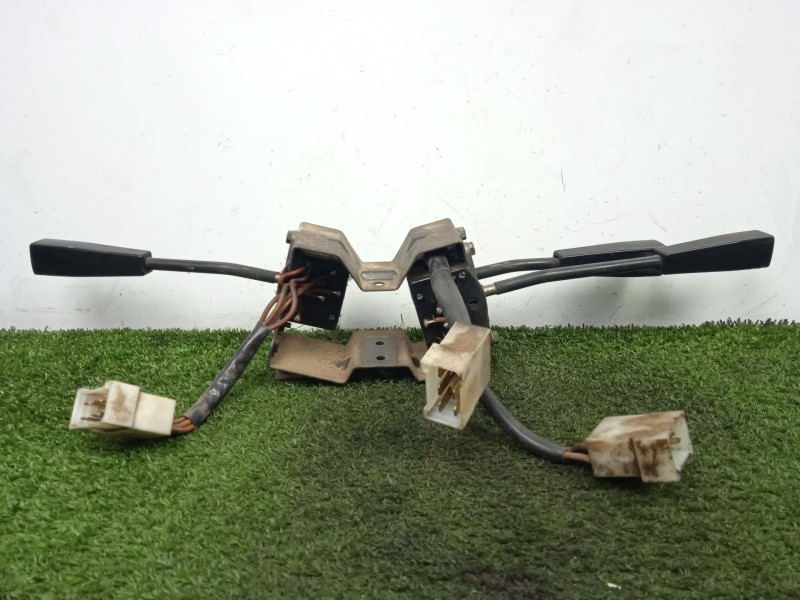 Recambio de mando luces para nissan trade caja/chasis 2.8 d referencia OEM IAM SIN REFERENCIA  3.MANDOS