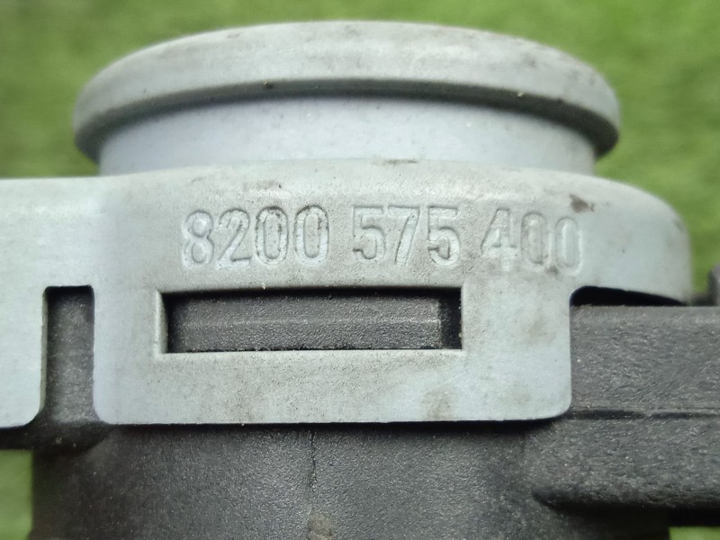 Recambio de bomba limpia para renault scenic iii 1.5 dci diesel referencia OEM IAM 82005755400 - EV521  2.PINES