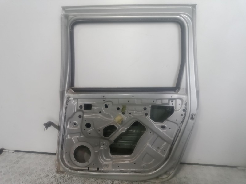 Recambio de puerta trasera derecha para dacia logan mcv 1.6 cat referencia OEM IAM   