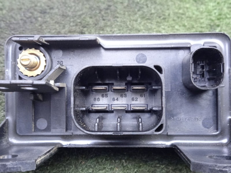 Recambio de caja precalentamiento para mercedes-benz clase m (w163) ml 270 cdi (163.113) referencia OEM IAM 0285454032  