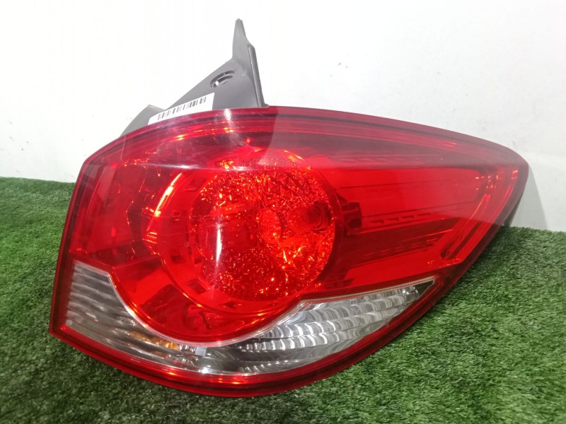 Recambio de piloto trasero derecho para chevrolet cruze hatchback (j305) 2.0 cdi referencia OEM IAM AK31L14  