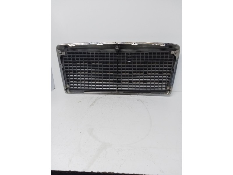 Recambio de rejilla delantera para mercedes-benz clase e (w124) berlina 3.0 diesel referencia OEM IAM   