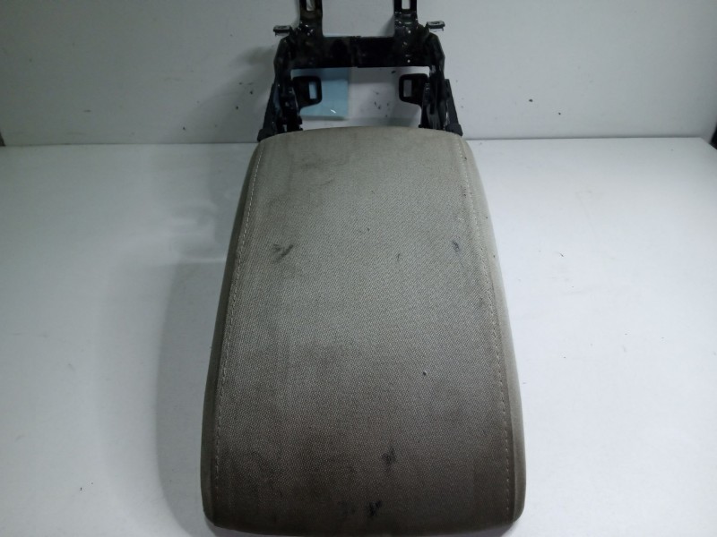 Recambio de apoyabrazos central para audi q5 (8rb) 2.0 tdi quattro referencia OEM IAM 8R0864283A  