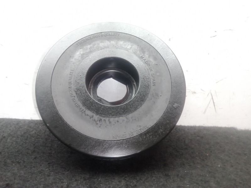 Recambio de polea cigueñal para renault megane ii classic berlina 2.0 dci diesel cat referencia OEM IAM NO TIENE  