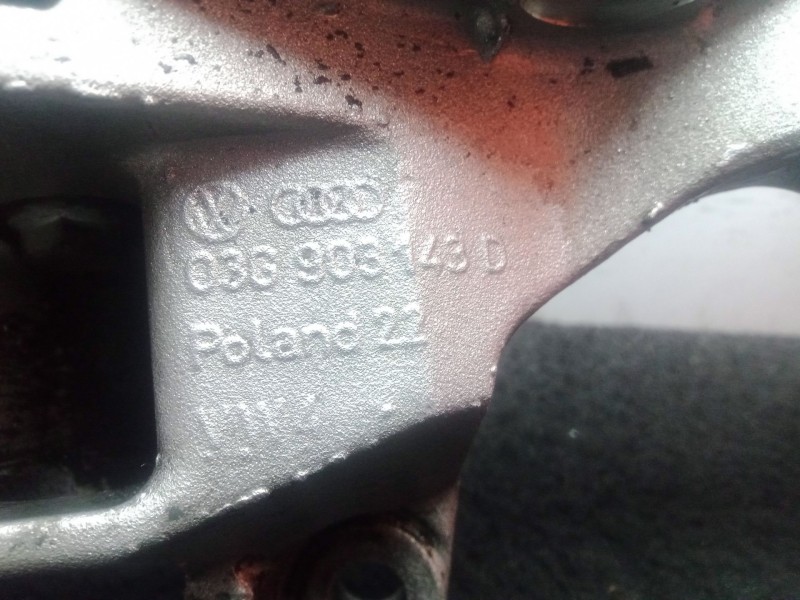 Recambio de soporte alternador para audi a6 berlina (4f2) 2.0 tdi referencia OEM IAM 03G903143D  