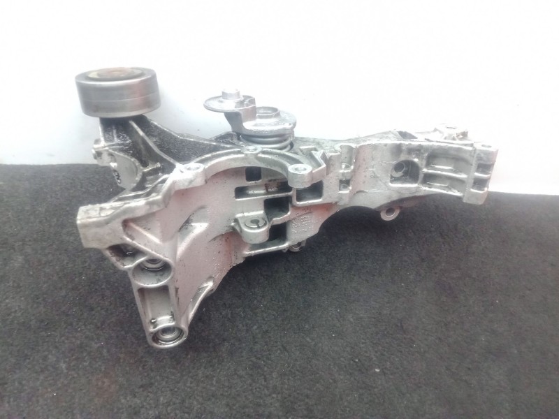 Recambio de soporte alternador para audi a6 berlina (4f2) 2.0 tdi referencia OEM IAM 03G903143D  
