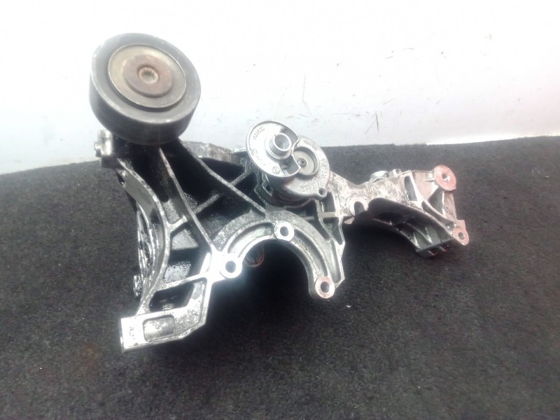 Recambio de soporte alternador para audi a6 berlina (4f2) 2.0 tdi referencia OEM IAM 03G903143D  