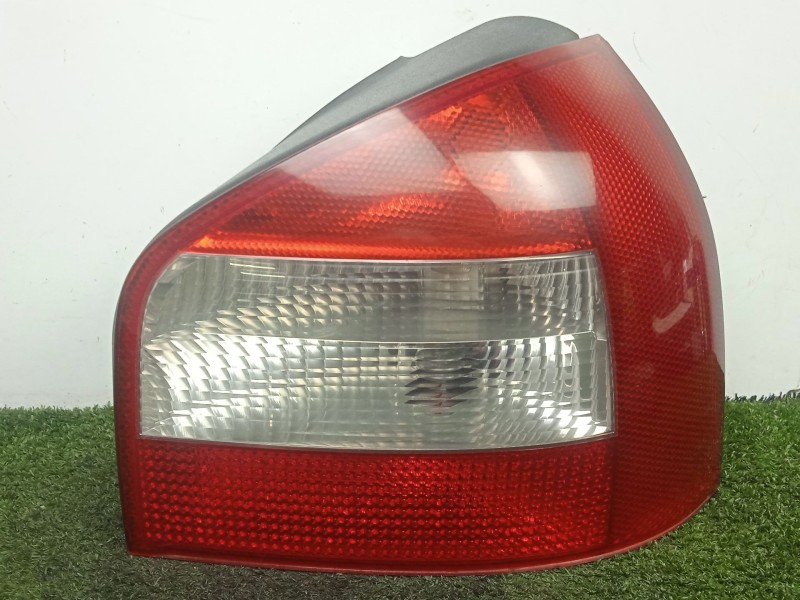 Recambio de piloto trasero derecho para audi a3 (8l1) 1.9 tdi referencia OEM IAM 8L0945096B  