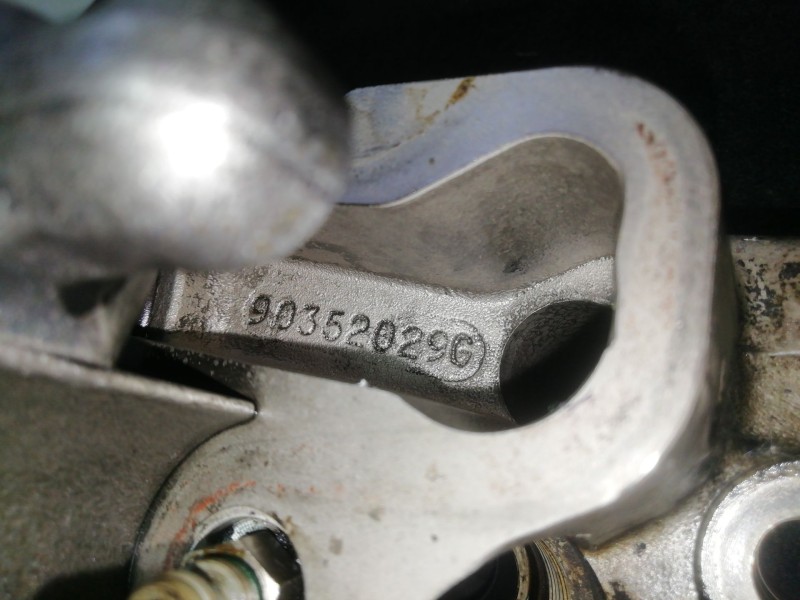 Recambio de culatin para jeep gr.cherokee (wj/wg) 3.1 td cat referencia OEM IAM 90352029G  