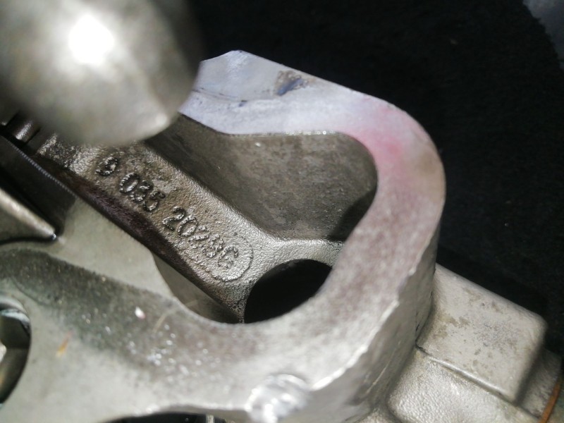 Recambio de culatin para jeep gr.cherokee (wj/wg) 3.1 td cat referencia OEM IAM 90352029G  