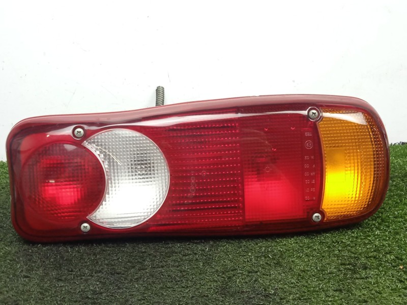 Recambio de piloto trasero derecho para volvo fl ii 240 referencia OEM IAM SIN REFERENCIA  UNIVERSAL