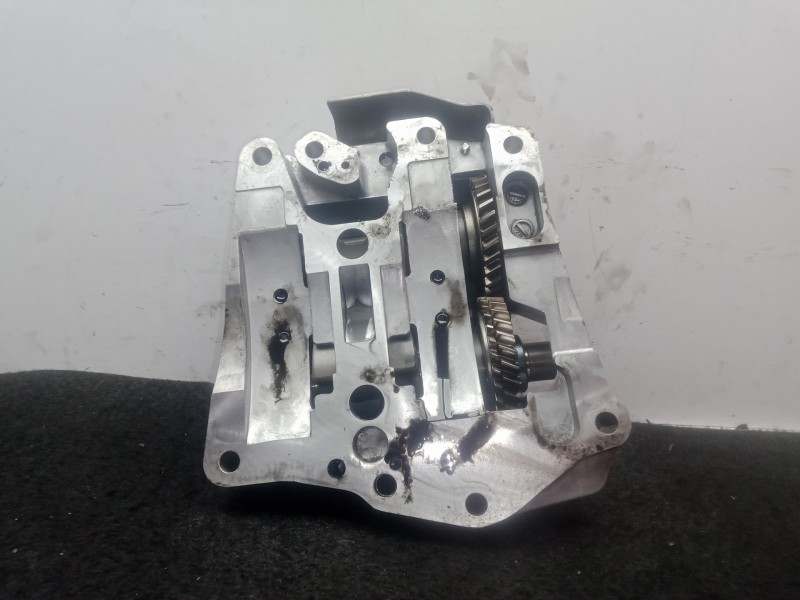 Recambio de bomba aceite para toyota corolla verso (r1) 2.2 turbodiesel cat referencia OEM IAM NO TIENE  