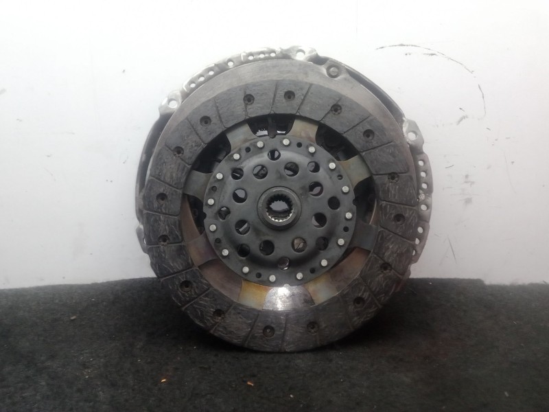 Recambio de kit embrague para nissan x-trail ii (t31) 2.0 dci 4x4 referencia OEM IAM 325022810  LUK