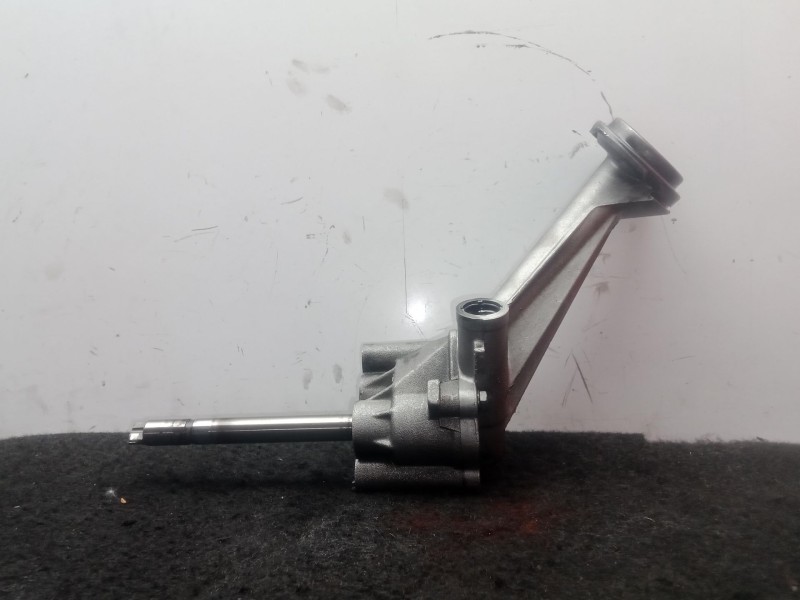 Recambio de bomba aceite para volkswagen transporter t3 caja/chasis (24_) 1.6 td referencia OEM IAM 068115153A  