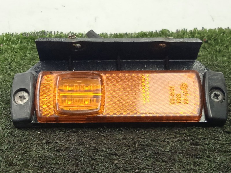 Recambio de piloto lateral derecho para volvo fl xxx 7.2 diesel referencia OEM IAM SIN REFERENCIA  