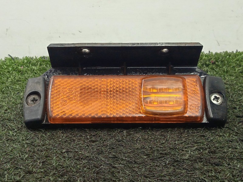 Recambio de piloto lateral derecho para volvo fl xxx 7.2 diesel referencia OEM IAM SIN REFERENCIA  