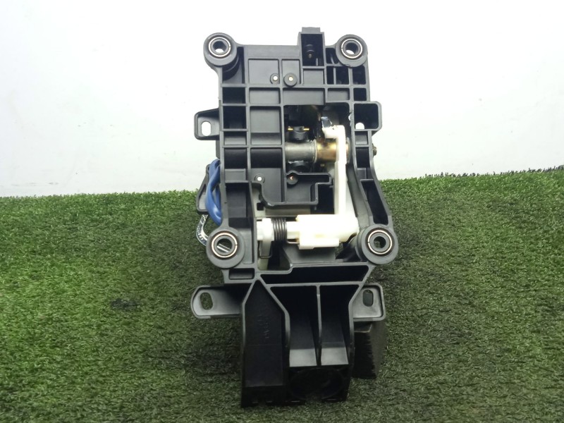 Recambio de palanca cambio para toyota avensis (_t25_) 2.0 (azt250_) referencia OEM IAM SIN REFERNCIA  AUTOMATICO