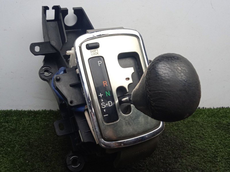 Recambio de palanca cambio para toyota avensis (_t25_) 2.0 (azt250_) referencia OEM IAM SIN REFERNCIA  AUTOMATICO