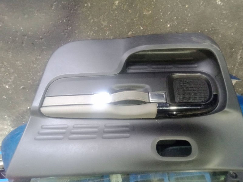 Recambio de guarnecido puerta delantera derecha para citroën c4 cactus 1.5 bluehdi 100 referencia OEM IAM   