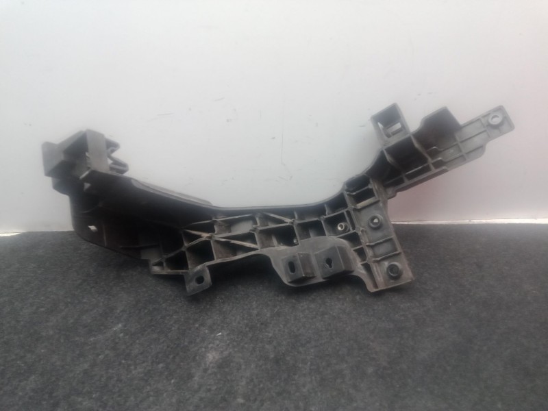 Recambio de soporte faro izquierdo para hyundai i30 (gd) 1.4 crdi referencia OEM IAM 64156A6000  
