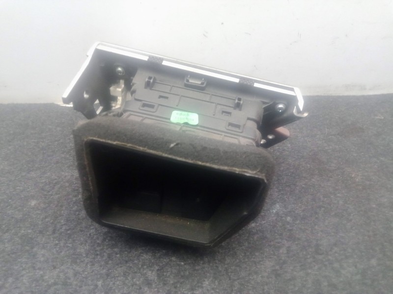 Recambio de aireador delantero derecho para hyundai i30 (gd) 1.4 crdi referencia OEM IAM 97490A6000RDR  