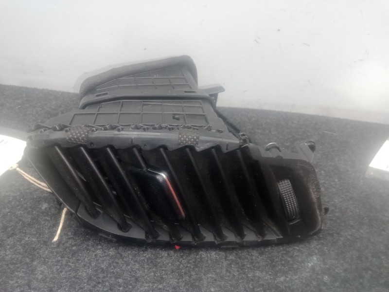 Recambio de aireador delantero central para hyundai i30 (gd) 1.4 crdi referencia OEM IAM 97420A6000  