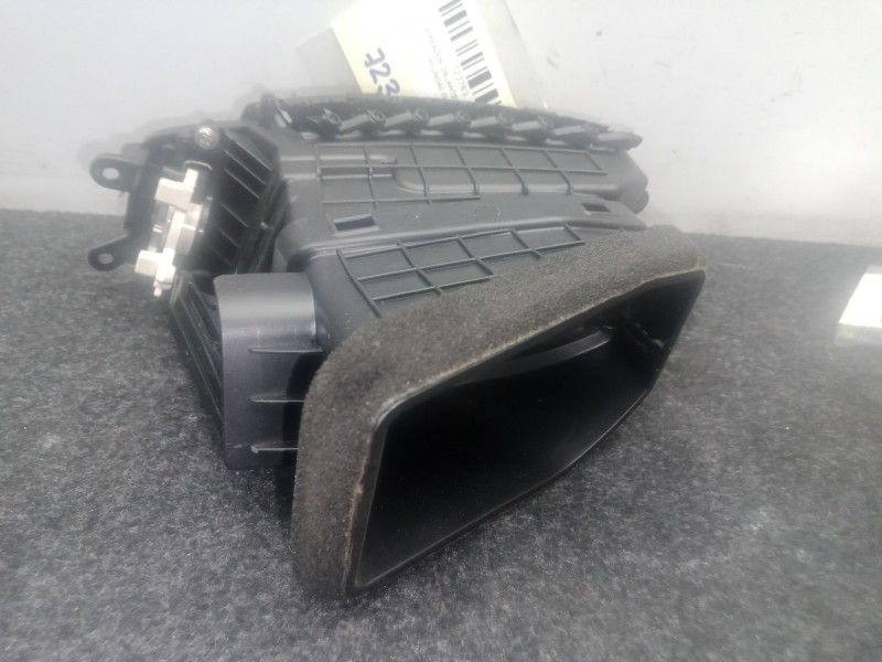 Recambio de aireador delantero central para hyundai i30 (gd) 1.4 crdi referencia OEM IAM 97420A6000  