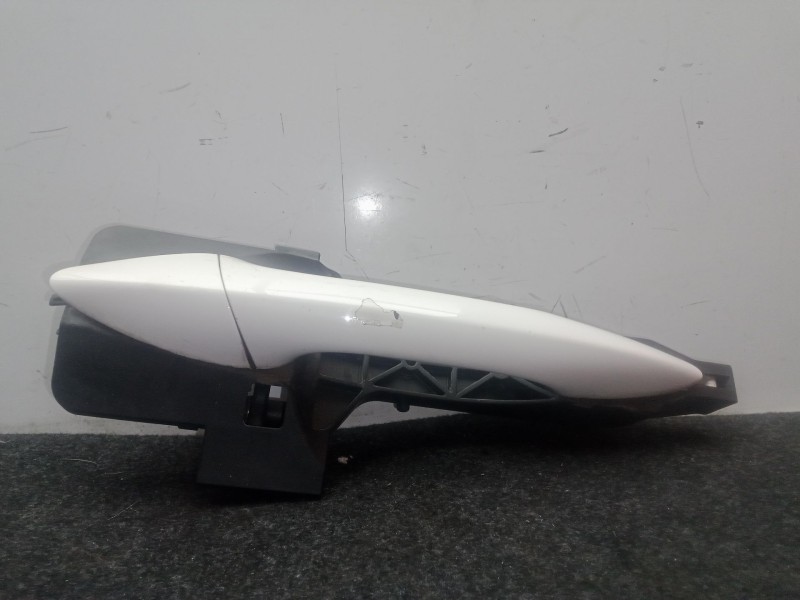 Recambio de maneta exterior delantera derecha para hyundai i30 (gd) 1.4 crdi referencia OEM IAM NO TIENE  BLANCO