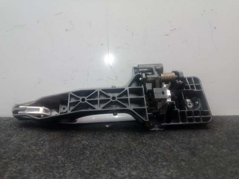 Recambio de maneta exterior trasera izquierda para hyundai i30 (gd) 1.4 crdi referencia OEM IAM NO TIENE  BLANCO