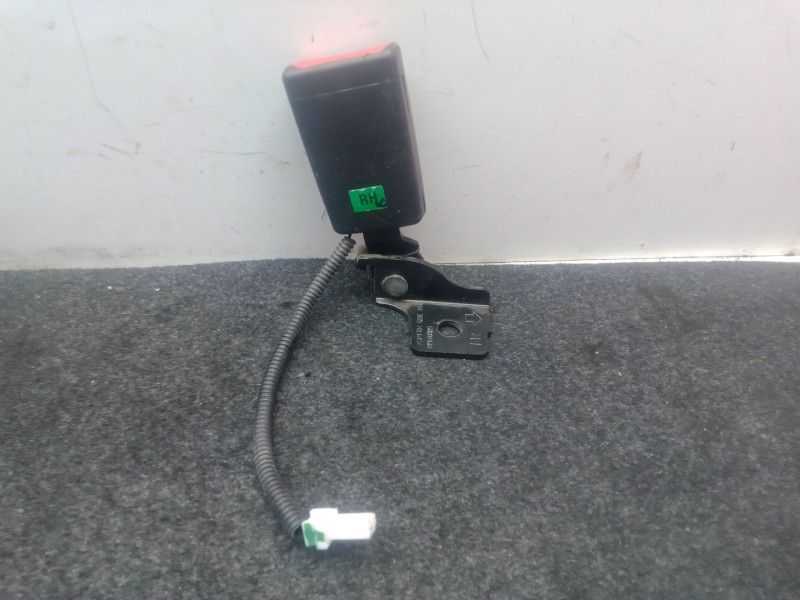 Recambio de enganche cinturon trasero derecho para hyundai i30 (gd) 1.4 crdi referencia OEM IAM 20140417  