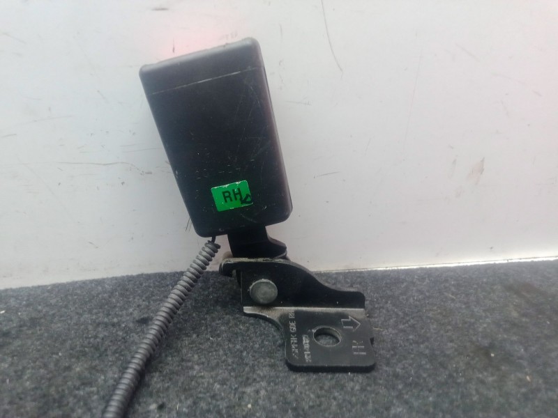 Recambio de enganche cinturon trasero derecho para hyundai i30 (gd) 1.4 crdi referencia OEM IAM 20140417  