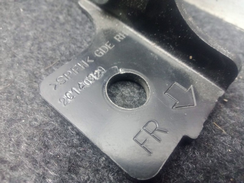 Recambio de enganche cinturon trasero derecho para hyundai i30 (gd) 1.4 crdi referencia OEM IAM 20140417  