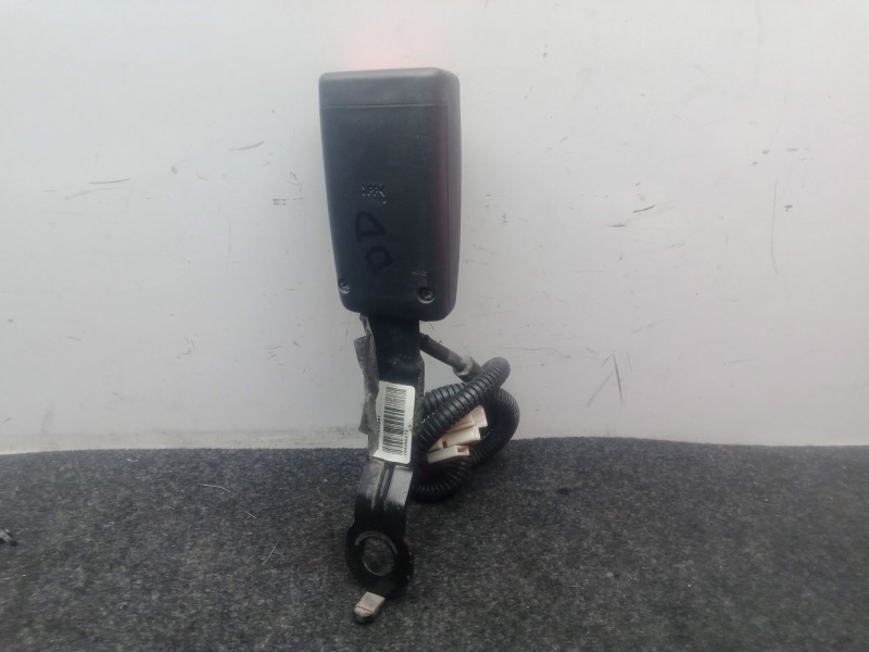 Recambio de enganche cinturon delantero derecho para hyundai i30 (gd) 1.4 crdi referencia OEM IAM 88840A6000RY  