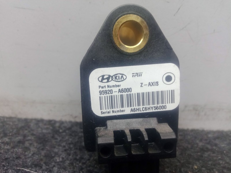Recambio de sensor impacto airbag para hyundai i30 (gd) 1.4 crdi referencia OEM IAM 95920A6000  