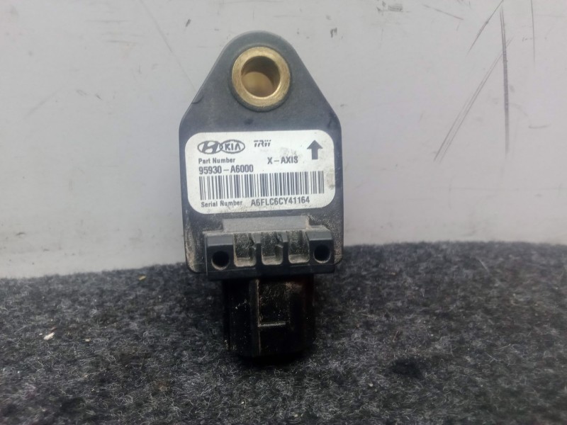 Recambio de sensor impacto airbag para hyundai i30 (gd) 1.4 crdi referencia OEM IAM 95920A6000  