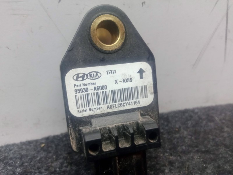 Recambio de sensor impacto airbag para hyundai i30 (gd) 1.4 crdi referencia OEM IAM 95920A6000  