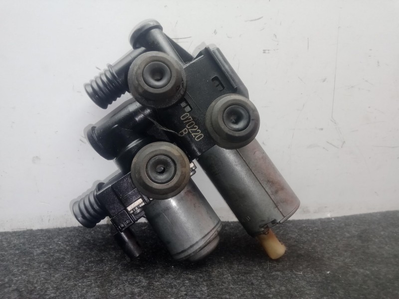 Recambio de bomba agua para bmw x3 (e83) 2.0 i referencia OEM IAM 64118369807 - 1147412149  VALVULA CALEF