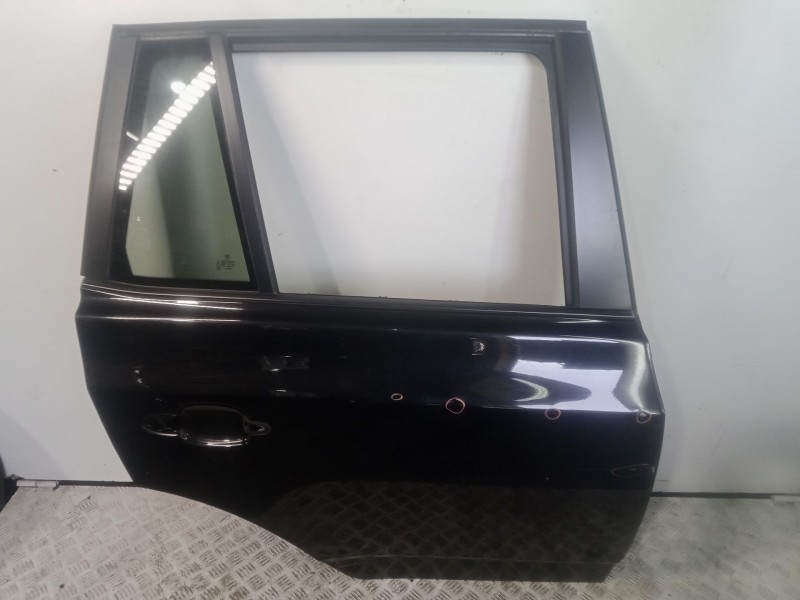 Recambio de puerta trasera derecha para bmw x3 (e83) 2.0 i referencia OEM IAM  LEVES ABOLLADURAS NEGRO