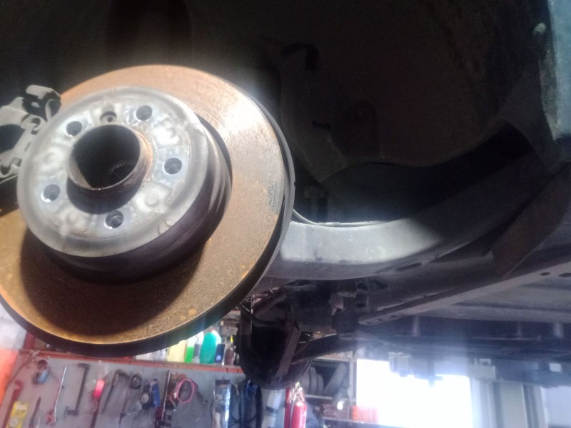 Recambio de mangueta trasera derecha para bmw x3 (e83) 2.0 i referencia OEM IAM   